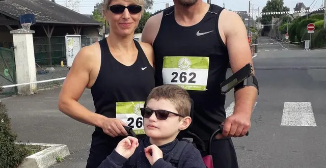 photo  maël et ses parents, marie et yohann.  &copy;  ouest-france 