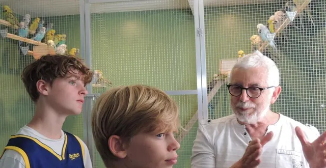 photo  simon et martin sont à l’écoute de jean-pierre debray.  &copy;  ouest-france 