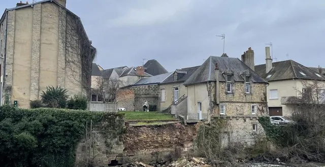 photo  un mur de soutènement des bords de sarthe s’est effondré, à alençon, en janvier 2023.  &copy;  archives ouest-france 