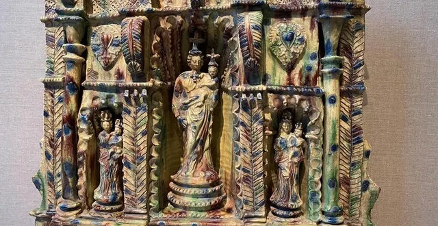 photo  exposé à la flèche en janvier dernier, ce retable, datant de 1741, est l’un des pièces remarquables des poteries vernissées de ligron.  &copy;  archives ouest-france 