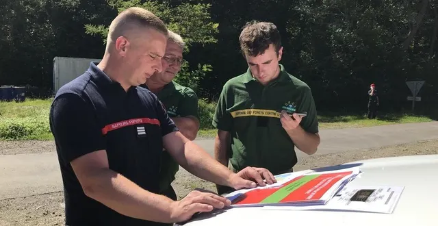 photo  pour prévenir et lutter de manière plus efficace contre les feux de forêts les agents de l’office nationale des forêts et les sapeurs-pompiers travaillent ensemble.  &copy;  ouest-france 