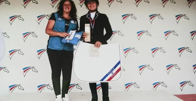 photo  angélina harel et mégane chatillon sur le podium.  &copy;  photo personnelle 