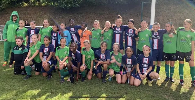 photo  les féminines du laigné co (en vert) ont affronté des équipes prestigieuses comme le psg et l’om lors du festifoot 2023.  &copy;  le maine libre 