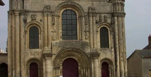 photo  l’abbatiale d’airvault accueille le festival les murs ont des oreilles.  &copy;  archives co 