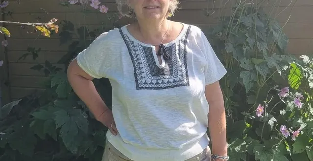 photo  francine gouhier propriétaire de la maison d’hôtes « les terrasses de chantarel » à rouillon  &copy;  le maine libre 