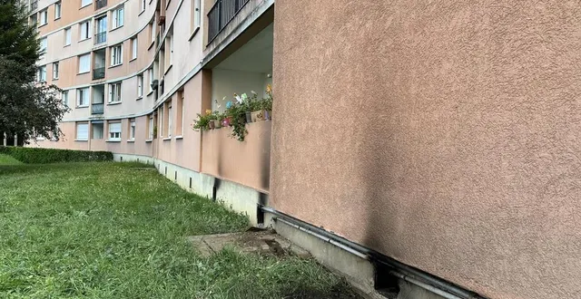 photo  les caves communicantes entre le 10, 12 et 12 bis de la rue paul-courboulay au mans a rendu compliquée l’intervention des pompiers, lors de l’incendie, vendredi 18 août 2023.  &copy;  ouest-france 