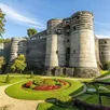 photo c’est dans le château d’angers, au cœur de la ville, qu’est né le roi rené, en 1409.