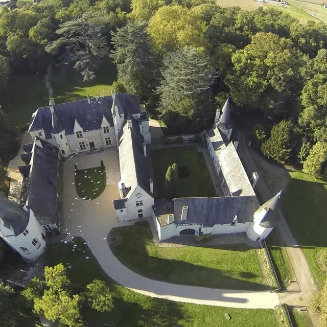 photo le manoir de launay, à villebernier.  ©  bernard di marzio