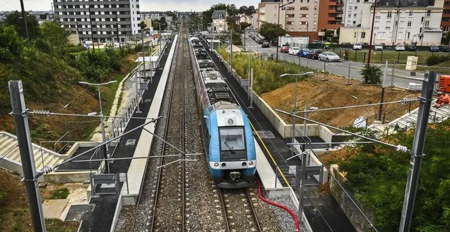 photo  une visite officielle de la future halte ferroviaire hôpital-université du mans a eu lieu ce jeudi 25 mai 2023. les trains ne s’y arrêtaient pas encore mais ils y passaient.  &copy;  le maine libre – denis lambert 