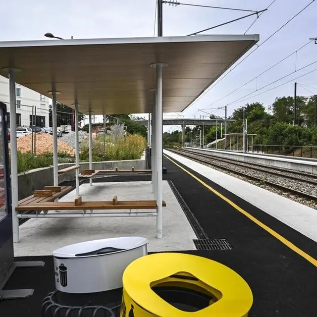 photo la halte ferroviaire située à l’hôpital sera mise en service le lundi 28 août.  ©  le maine libre – denis lambert