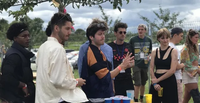 photo  ce samedi 26 août 2023 a eu lieu le festival 61 degrés à bagnoles-de-l’orne, dans l’orne, dans l’après-midi, les festivaliers pouvaient s’exercer au beer-pong.  &copy;  ouest-france 