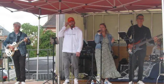 photo  l’orchestre free son a animé l’après-midi du dimanche.  &copy;  ouest-france 