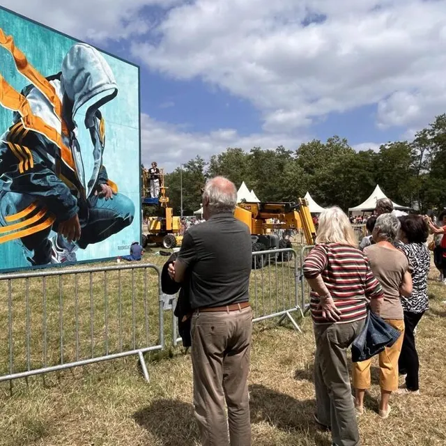 photo en fin d’après-midi, dimanche 2 juillet, l’heure était à la finalisation des fresques géantes au parc du gué-de-maulny dans le cadre du festival plein champ, au mans.  ©  ouest-france