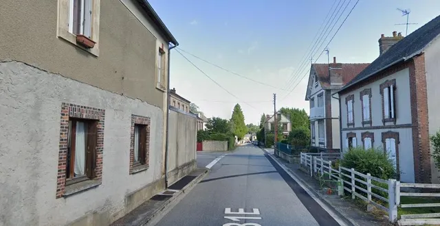 photo  la voiture était stationnée rue de la gare à sainte-gauburge.  &copy;  capture d’écran google maps 