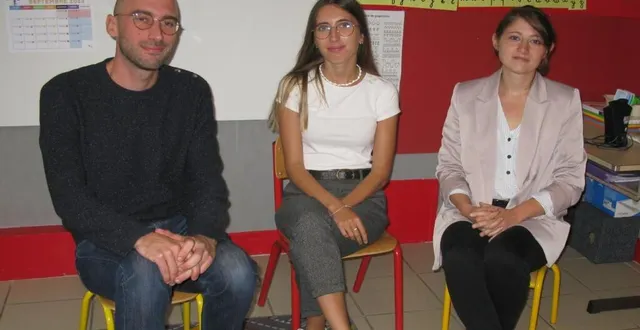 photo  de gauche à droite, louis fryson, elisa machado (la directrice ), anaïs legrand,la nouvelle équipe enseignante de l’école du coteau.  &copy;  ouest-france 