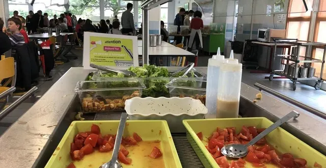 photo  trois collèges vont bénéficier d’une expérimentation autour du prix du repas à 1 €.  &copy;  archives le maine libre 