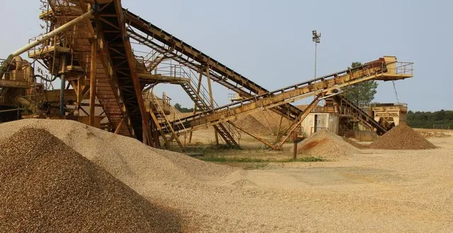 photo  le projet de carrière de la barbée, à bazouges-cré-sur-loir, s’étalerait sur 70 hectares (photo d’illustration d’une autre carrière de pigeon granulats).  &copy;  archives ouest-france 
