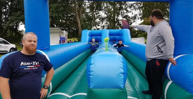 photo  lors du comice agricole, le club de rugby de bonnétable a proposé différents ateliers et jeux concours, attirant de nombreux enfants enthousiastes.  &copy;  le maine libre 