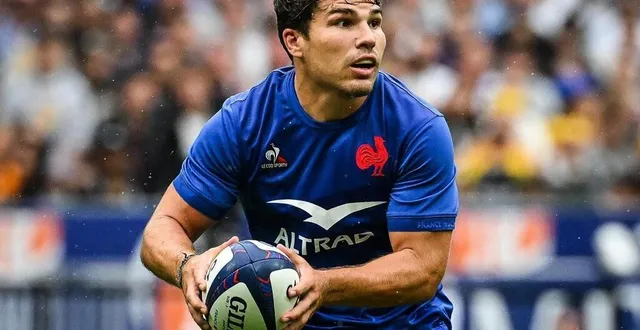photo  antoine dupont et les bleus débutent la compétition face aux redoutables néo-zélandais, déjà vainqueurs à trois reprises de la coupe du monde.  &copy;  zuma press/maxppp/maxppp 