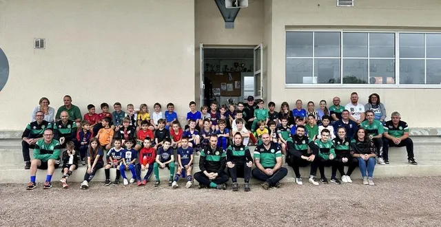 photo  la journée dédiée à 45 enfants environ était organisée par étienne ledos, julien foussier et les éducateurs du club.   &copy;  colsg football 