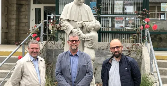photo  de gauche à droite : laurent chantre, directeur adjoint chargé du lycée agricole, jean-françois connan, directeur général de l’ensemble scolaire, et pierre lebreuilly, directeur adjoint chargé du lycée professionnel.  &copy;  ouest-france 