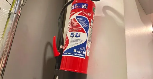 photo  certains foyers s’équipent d’un extincteur par précaution.  &copy;  le maine libre 