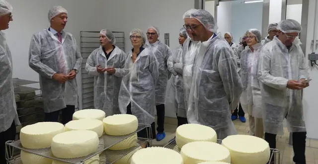 photo  ludovic lopez a expliqué le process de maturation des tomes.  &copy;  ouest-france 