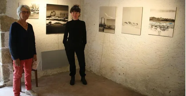 photo  camille couturier (à droite), artiste plasticienne autodidacte de mahéru (orne), aux côtés de bernadette vermeren, présidente de l’association des amis de gaston floquet.  &copy;  ouest-france 