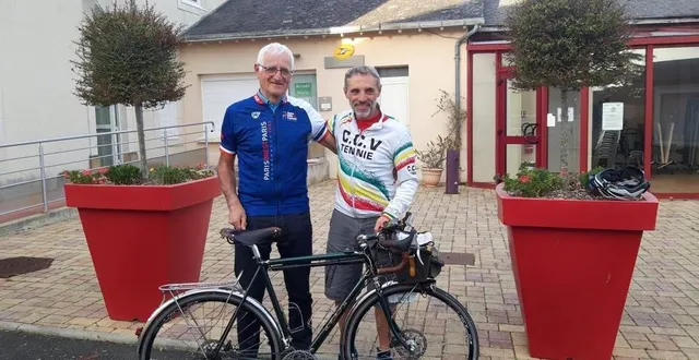 photo  michel briffault et jean-sébastien guilbaud ont participé pour la quatrième fois à la randonnée cycliste paris-brest-paris.  &copy;  le maine libre 