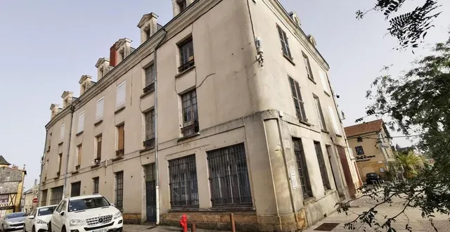 photo  thouars, mercredi 6 septembre. la ville est en passe de vendre l’immeuble saugé pour un projet immobilier.  &copy;  co 