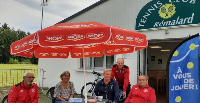 photo  après les portes ouvertes du club house, les responsables du tennis-club seront samedi au forum des associations  &copy;  ouest-france 