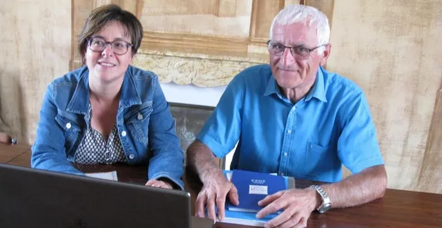 photo  le maire, michel briffault, avec aurore gasnier, son adjointe municipale.  &copy;  ouest-france 