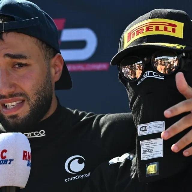 photo billy et son coéquipier le rappeur kekra courent pour le team crunchy roll.  ©  photo le maine libre – denis lambert