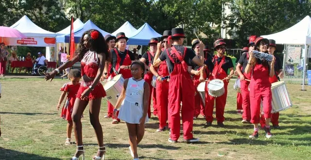photo  la batucada de quai de scène et karen ondeno (à gauche).  &copy;  le maine libre 
