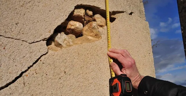 photo  des maisons se fissurent sous l’effet des périodes d’humidité et de sécheresse.  &copy;  photo archives le maine libre 