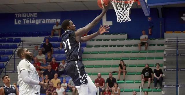 photo  conduits par un bon joel awich, les béliers ont dominé rennes  &copy;  daniel sainthorant 
