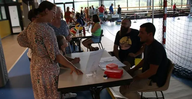 photo  parents et enfants sont venus à la rencontre de florian bois et jonathan amand.  &copy;  ouest-france 