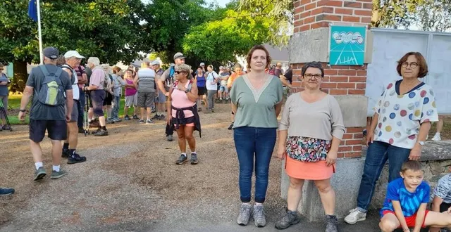photo  les élues des hauts d’anjou au départ de la randonnée.  &copy;  co 