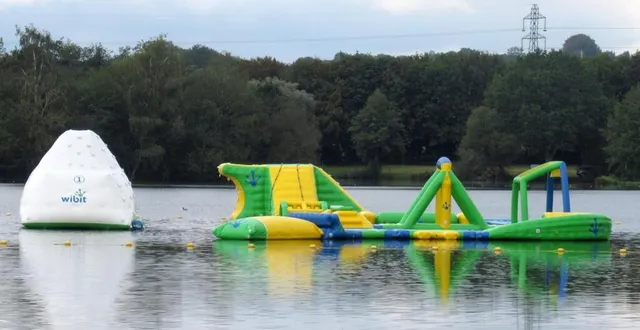 photo  les participants auront de nouveaux obstacles à franchir au niveau du plan d’eau.  &copy;  ouest-france 