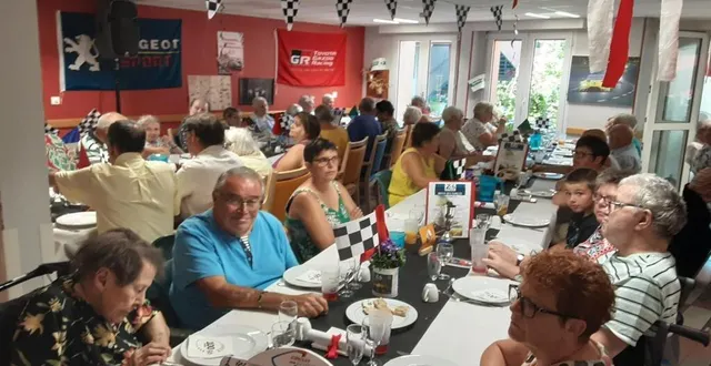 photo  110 personnes ont participé au traditionnel repas des familles à l’ehpad de la chanterie.  &copy;  le maine libre 