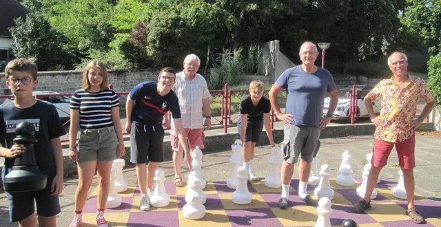 photo  l’échiquier du bocage, le club d’échecs de flers (orne), était présent lors du forum des associations.  &copy;  ouest-france 