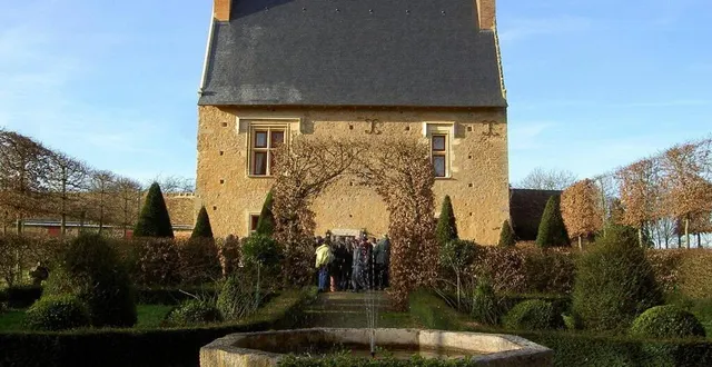 photo  le manoir des claies à asnières-sur-vègre ouvre ses portes au public samedi après-midi  &copy;  archives 