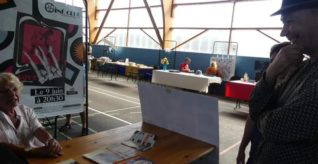 photo  anne revel bertrand ne cesse de faire la promotion du ciné-club et du festival jeunesse tout courts (ici au forum des associations).  &copy;  ouest-france 