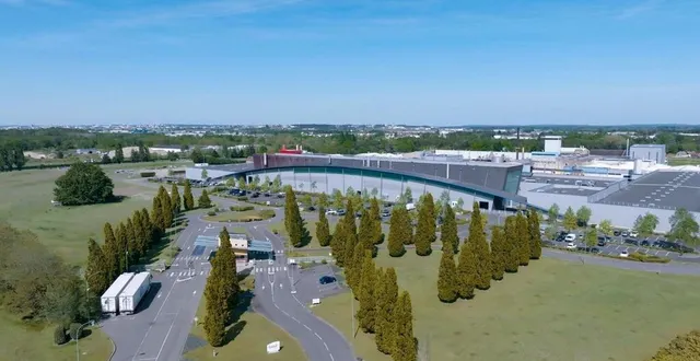 photo  vue aérienne de l’entreprise ltr de spay, 323 salariés, qui vient de fêter ses soixante ans.  &copy;  ltr 