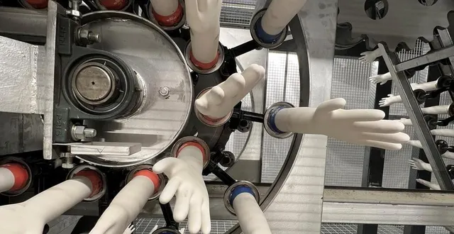 photo  l’usine manikheir démarre officiellement la commercialisation de ses gants nitrile.  &copy;  kolmi hopen 