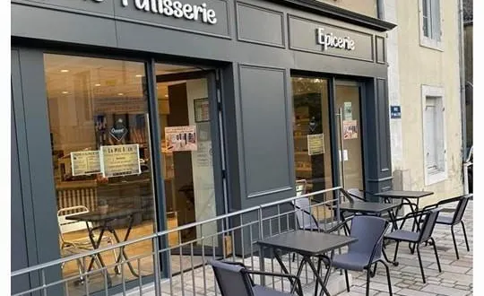 photo  la nouvelle boulangerie a ouvert ses portes.    &copy;  mairie rouez 