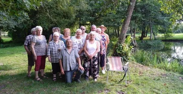 photo  une vingtaine d’adhérents de l’amicale des retraités ont profité d’unesortie au moulin hubeau près de baugé-en-anjou.  &copy;  amicale des retraités 