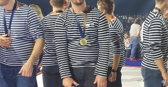 photo  mathéo dromer, originaire de flers a remporté la médaille d’or en horticulture aux worldskills à lyon (rhône) ce dimanche 17 septembre 2023.  &copy;  dr 