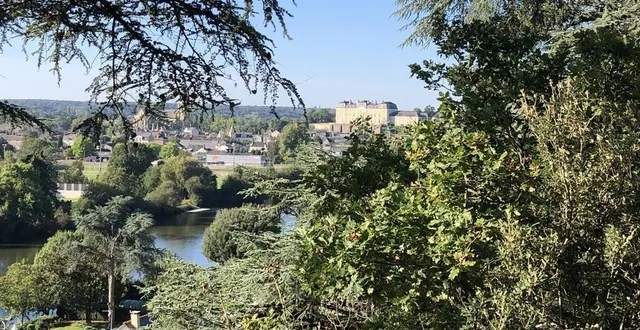 photo  du belvédère, situé sur les hauteurs du jardin public, la vue sur la ville de sablé-sur-sarthe est superbe.  &copy;  ouest-france 