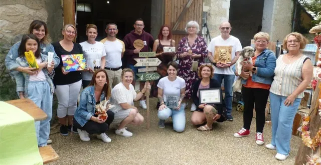 photo  dix artisans créateurs ont animé le marché organisé par sonia auber-thiéfaine.  &copy;  le maine libre 